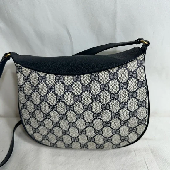 Gucci Shoulder Bag - Picture 2 of 10